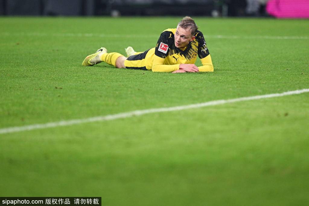 勒沃库森主场击败沃尔夫斯堡，维尔茨闪耀(勒沃库森能夺冠吗)